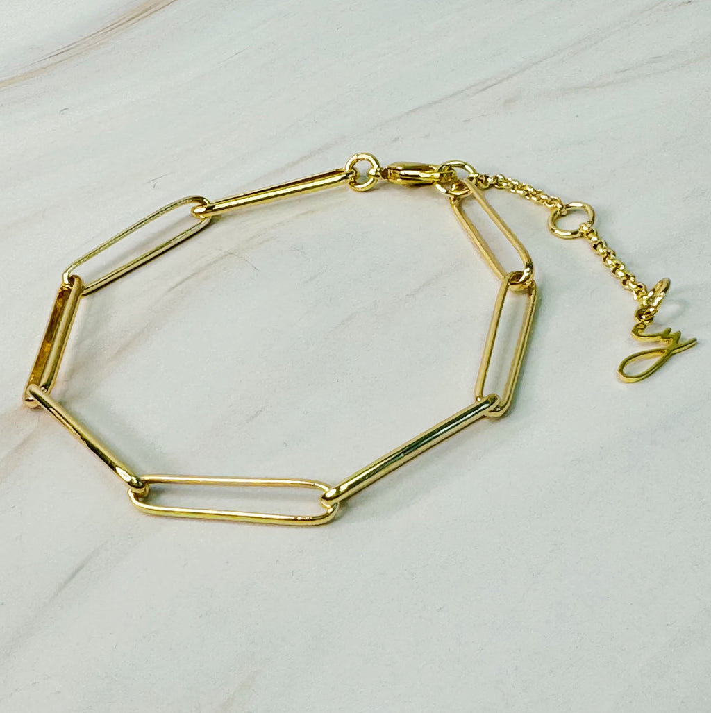 Link chain bracelet detail