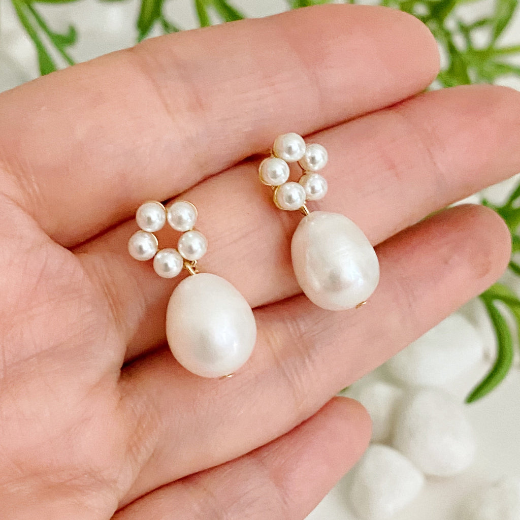 Pearl drop earrings pair