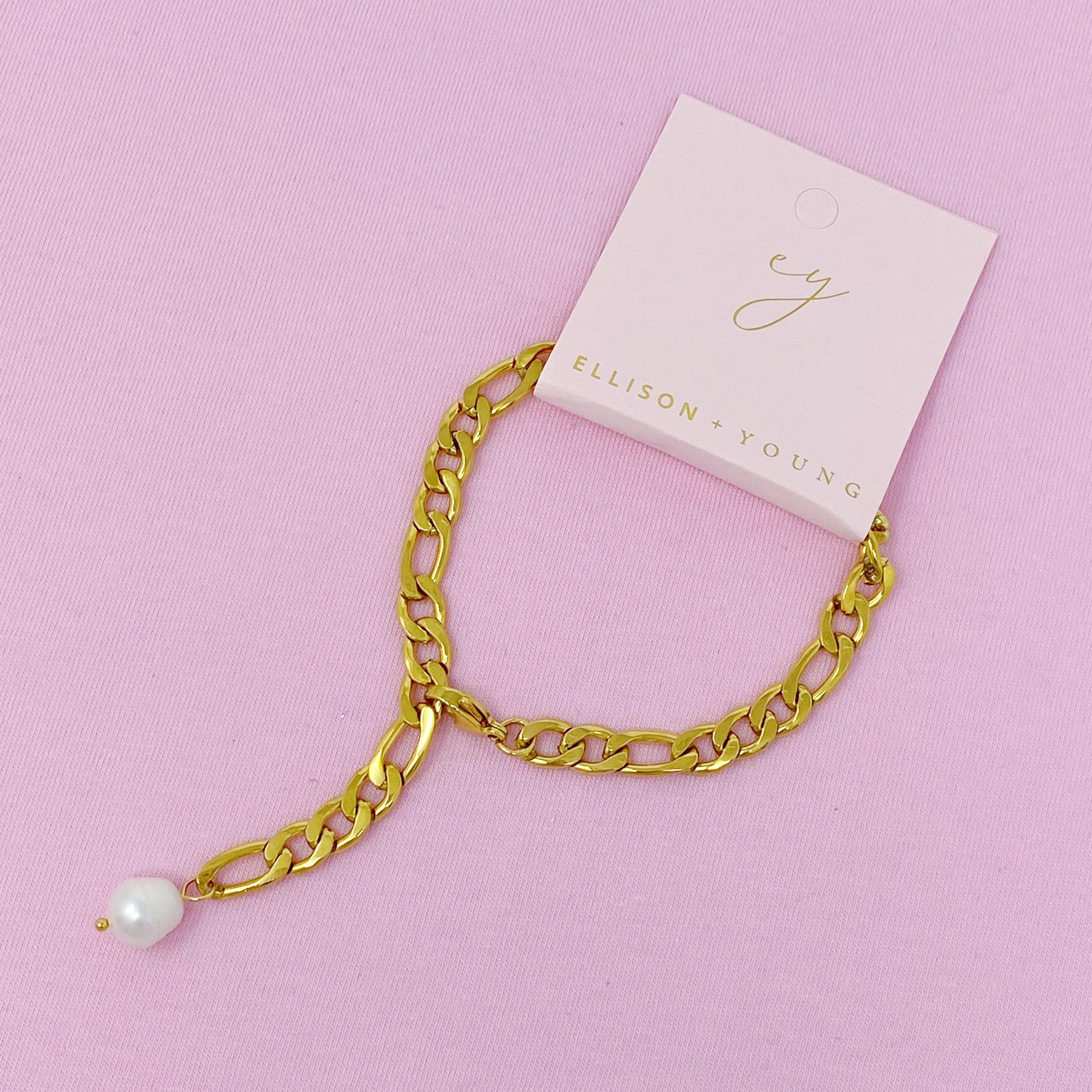 Cuban pearl bracelet closeup